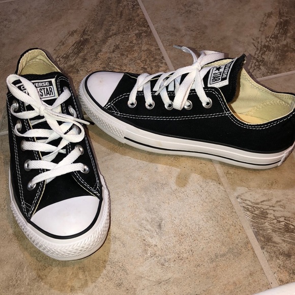 Shoes - black converse